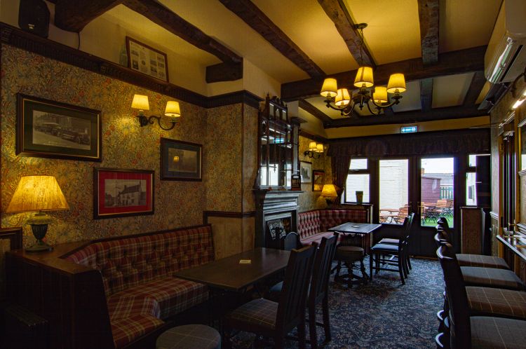 The Three Horseshoes